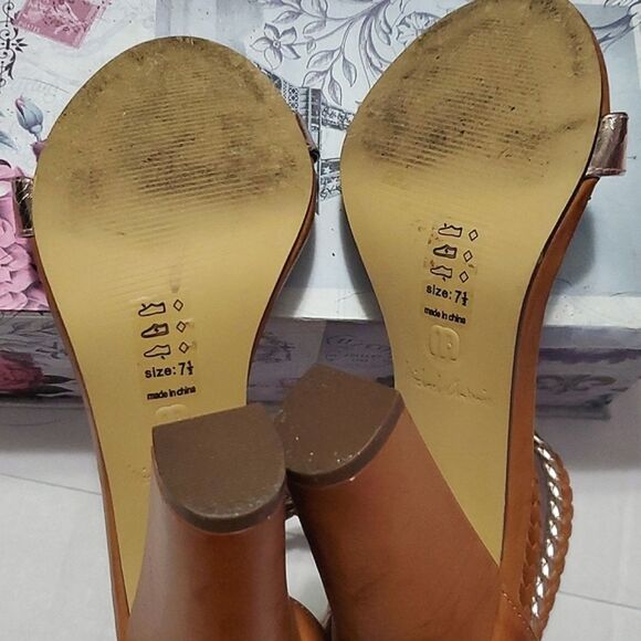 Michael Antonio Almond & Metallic Gold Chunky Heeled Strappy Sandals - Picture 11 of 15